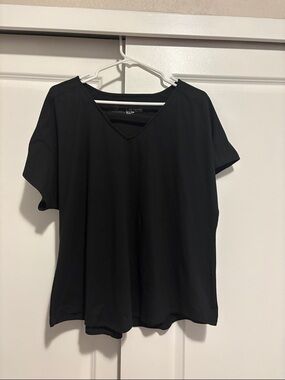 XL Tranquility by Colorado Clothing Black V-Neck Short Sleeve Top